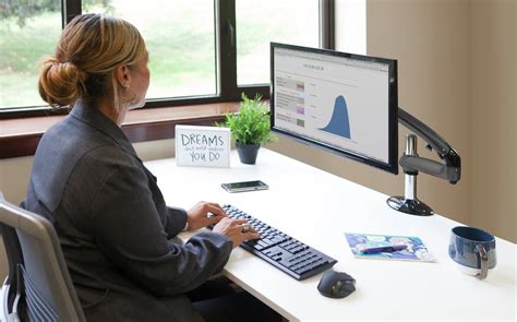 The Ergonomic Benefits of Using a Monitor Arm