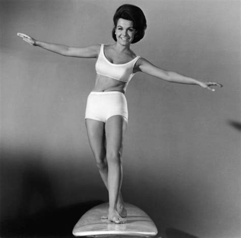 Fascinating Black And White Publicity Photos Of Annette Funicello In Bikini For Beach Party