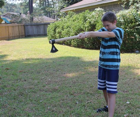 How to Throw a Tomahawk : 4 Steps - Instructables