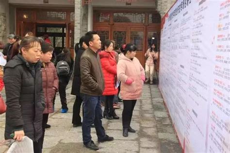 反響熱烈！灰湯鎮就業扶貧專場招聘會100餘人成功簽約 每日頭條