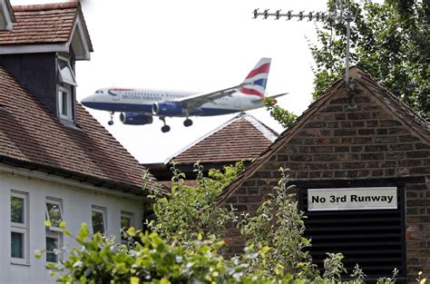 Heathrow Speeds New-Runway Spending Before Construction Approval ...