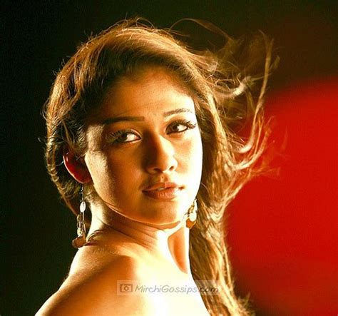 South Indian Actress Stills Wallpapers NAYANTHARA HOT STILLS