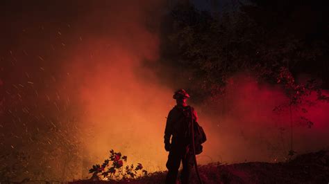 California Firefighters Make Progress As Wildfires Spread Smoke Across Us West Wabe