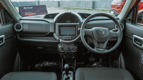 Selisih Cuma Rp Jutaan Suzuki S Presso Bisa Lebih Baik Dari Daihatsu