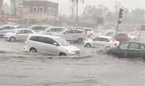 Bengaluru Rain ಬೆಂಗಳೂರಿನಲ್ಲಿ ಮುಂದುವರಿದ ಮಳೆ ಆರ್ಭಟ ರಸ್ತೆಗಳು ಜಲಾವೃತ