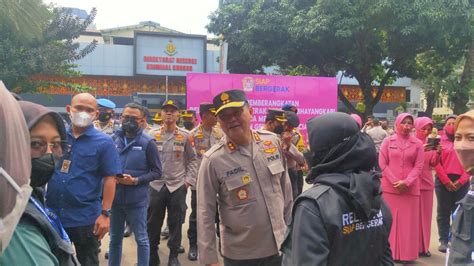 Polda Metro Berangkatkan Puluhan Relawan Dan Bantuan Logistik Untuk