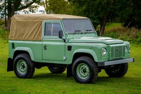 Land Rover Defender 90 Heritage Edition Soft Top Williams Classics