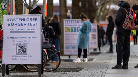 Coronavirus In Deutschland Sieben Tage Inzidenz Sinkt Weiter DER SPIEGEL