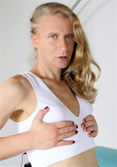 Dutch Sissy Crossdresser Famkejames Solo 16 Nude Pics XHamster