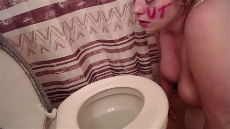 Toilet Licking XVIDEOS