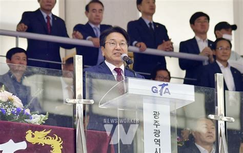 포토 강기정 광주시장 제25회 5·18민주화운동 기념 시장기 전국 태권도대회 참석