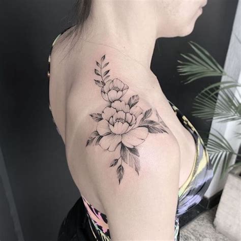 35 Tatuagens Fantásticas no Ombro Feminino para você se inspirar