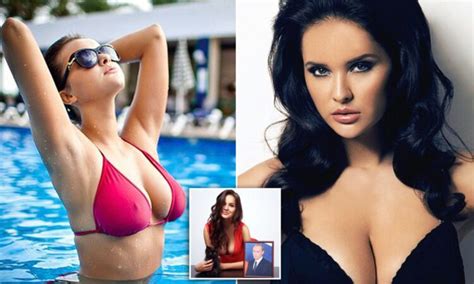 8 Hot Sexy Alisa Grandova Bikini Pics