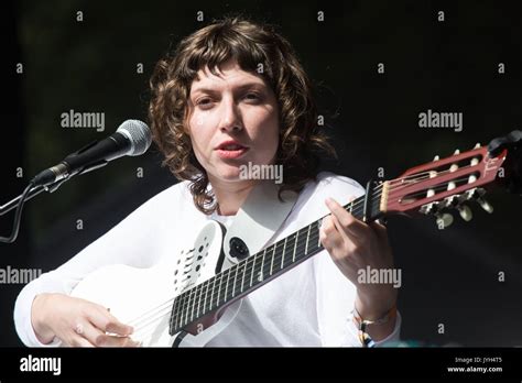 Aldous Harding Young Concert Rising New Zealand Singer Aldous