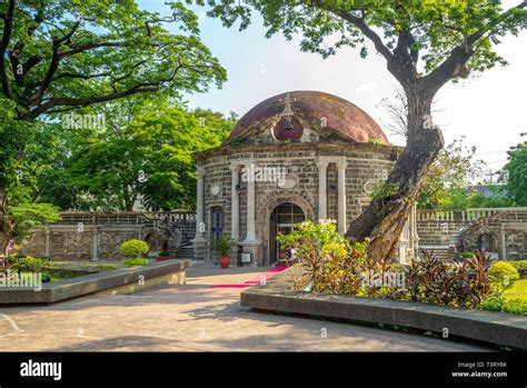 Paco Park Cementerio General De Dilao In Manila Stock Photo Alamy