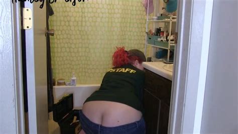 Plumber Crack BBW Farts ThisVid