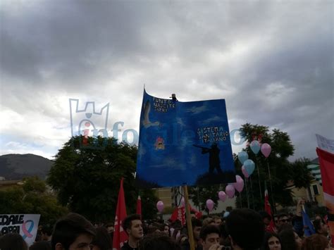 FOTO Migliaia Di Persone In Strada A Sapri Per Protestare Con La