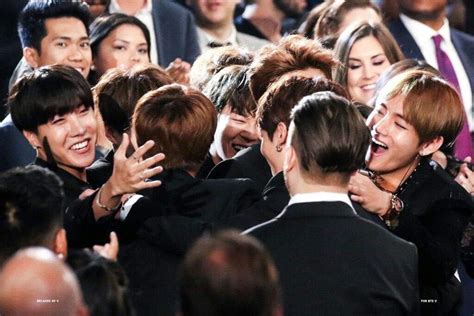 Bts Group Hug - BTS 2020