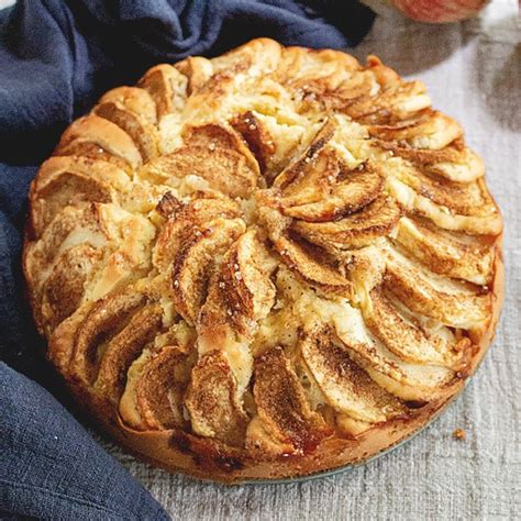 Easy German Apple Cake Recipe [Authentic Apfelkuchen] - Masala Herb