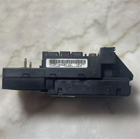 99 01 Ford F250 SD Multifunction Gem Module F81b 14b205 Bh BCM Body