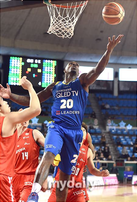 59g 연속 더블 더블 삼성 라틀리프 Kbl 기념상 받는다 네이트 스포츠