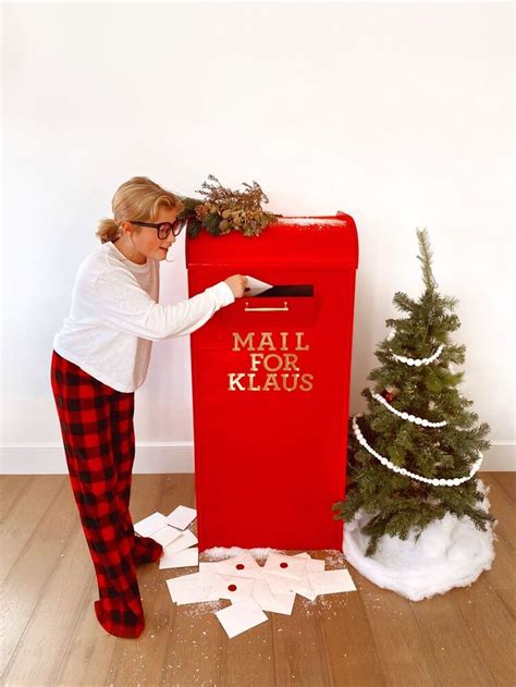 How To Make A Diy Santa Mailbox Diy Santa Santa Mailbox Christmas