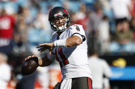 Buccaneers quarterback a hero after selfless display