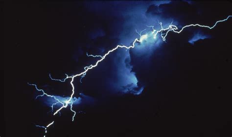 Clues To Mystery Of What Causes Lightning Found