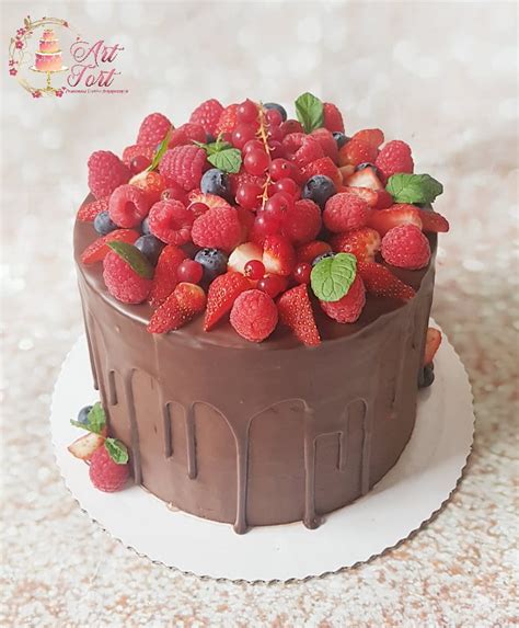 Tort Czekoladowy Z Owocami Torty Bez Masy Cukrowej Drip Cake