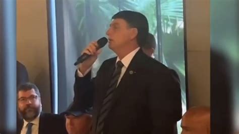 Bolsonaro xinga a imprensa por divulgar gasto de R 15 milhões