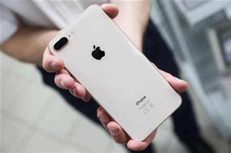 Iphone 8plus價格已跌至「白菜價」，吐槽聲不斷，不輸全面屏嗎？ 每日頭條