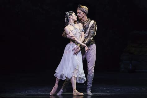 Akane Takada as Nikiya and Steven McRae as Solor in La Bayadère The