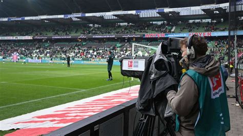 Werder Bremen Gegen Hannover 96 So Seht Ihr Das Spiel Live Im TV News