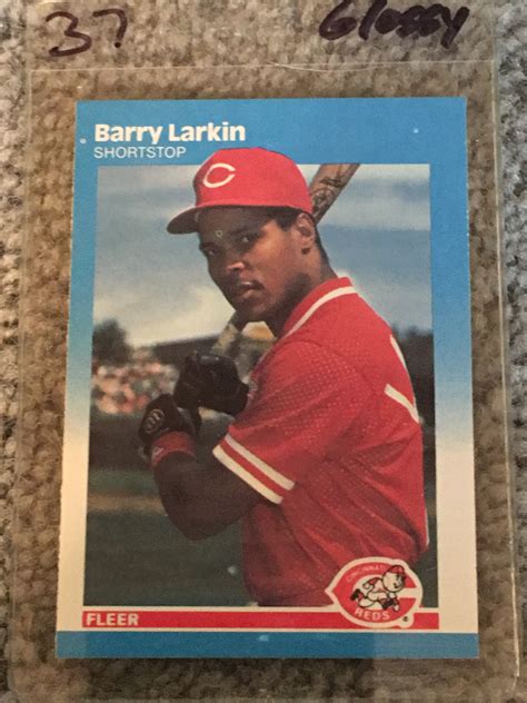 Lot Detail - BARRY LARKIN RARE $$ 1987 FLEER GLOSSY ROOKIE