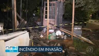 Df Moradores Ateiam Fogo Em Barracos Para Tentar Destruir Invas O Na