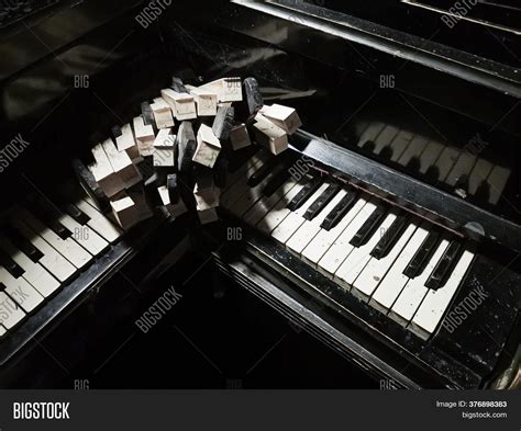 Keys Old Broken Piano Image & Photo (Free Trial) | Bigstock