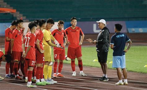 U17 Việt Nam thắng đậm U19 Viettel trong trận đấu tập trên SVĐ Việt Trì