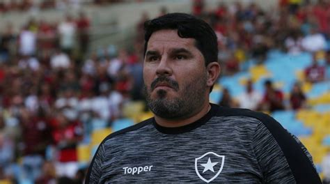 Ex T Cnico Do Botafogo Seria Nome Mais Forte Para Assumir O Fluminense