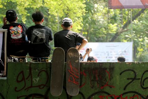 Foto Unjuk Kebolehan Di Hari Skateboard Sedunia MEGATRUST