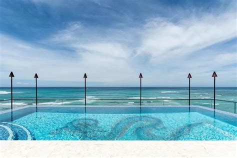 10 Best Hotel Rooms With Private Hot Tubs