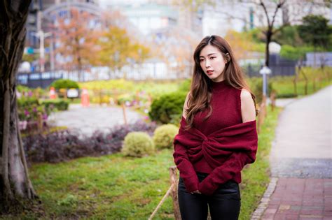 K Asian Bokeh Brown Haired Glance Hands Sweater Rare