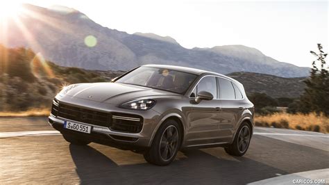 Porsche Cayenne Turbo 2019MY Color Palladium Metallic Front