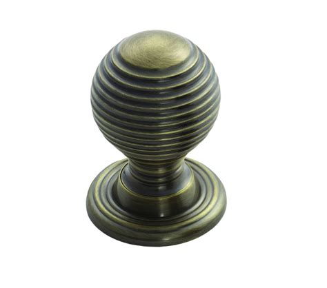 Fingertip Queen Anne Reeded Cupboard Knob 28mm OR 35mm Florentine