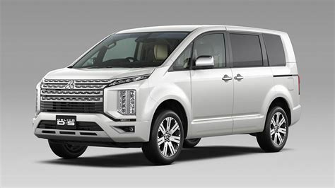 2018 Mitsubishi Delica: Photos, Features, Specs