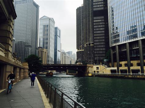 A Photo Tour of The Chicago Riverwalk | UrbanMatter