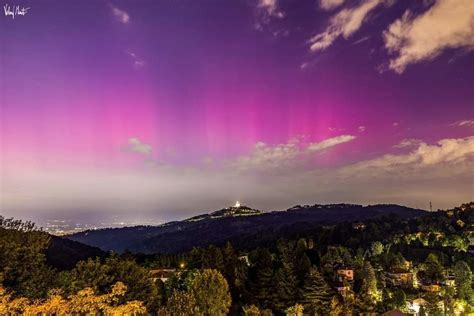 Lo Spettacolo Dell Aurora Boreale Illumina Anche I Cieli Del Piemonte