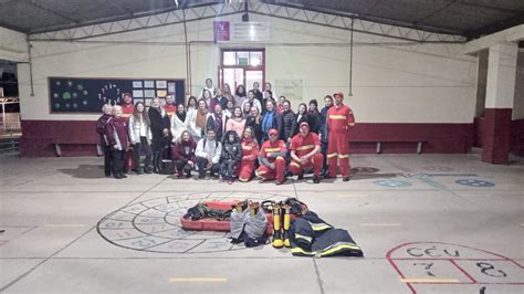 Bombeiros de Arroio do Tigre repassam orientações para alunos do