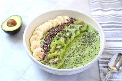 Kiwi Banana Avocado Smoothie Bowl Without Yogurt