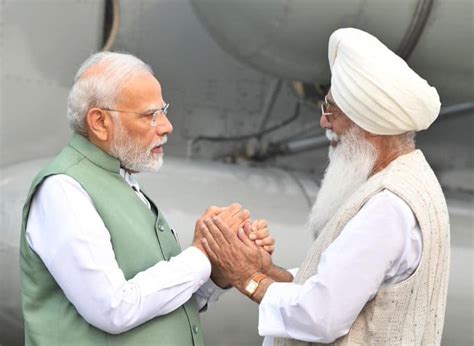 Prime Minister Visit: PM Modi arrives at Radha Swami Satsang of Radha in Beas | Zee News