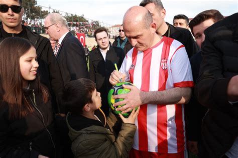 Süleyman Soylu on Twitter Eyüpsultan Rami Spor Sahası Şöhretler Maçı